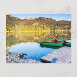 Reflectie in het water van bergmeren en -boten briefkaart