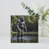 Reflectie van Bigfoot in Water (Staand voorkant)