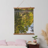 Reflecties in Red Eagle Pond | Witte bergen Hangend Wandkleed (Slaapkamer)