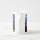 REFLECTIES NOORDELIJKE LICHTEN CHINA BONE MOK (Achterkant)