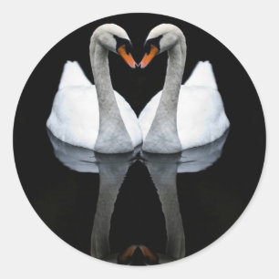 Reflecties of Love, Heart Shape, White Swans Ronde Sticker