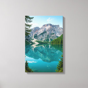 Reflecties op de bergen op Blue Lake Canvas Afdruk