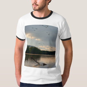 Reflecties van Morgen: Natuur aan het Meer T-shirt