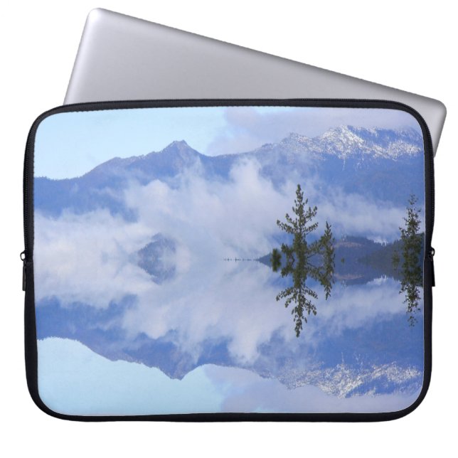 reflecties van trinity Alps..... Laptop Sleeve (Voorkant)