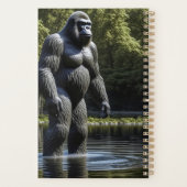 Réflexion de Bigfoot dans l'eau (Dos)