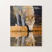 Réflexion du loup solitaire dans le puzzle de cass (Vertical)