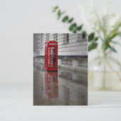 Réflexions sur une carte postale Boîte de téléphon (Debout devant)