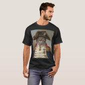 " Regal Cat in Military Uniform T-shirt (Devant entier)