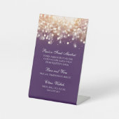 Regal Paars en Gold Bokeh Lights Reclamebord Met Voetstuk (Voorkant)