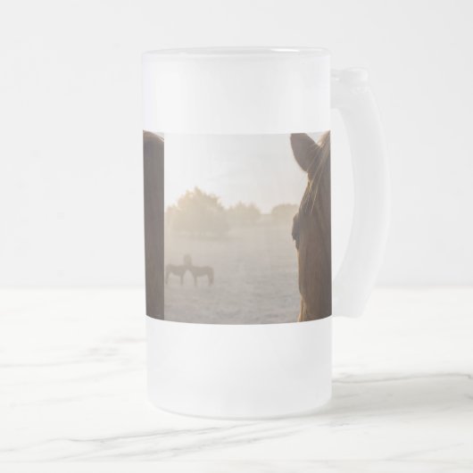 Regard sur le verre glacé Mug de bière (Devant droit)