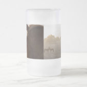 Regard sur le verre glacé Mug de bière (Centre)