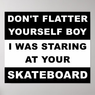 Regardant Votre Affiche Drôle De Skateboard