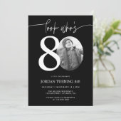 Regarde qui a 80 ans | Invitation d'anniversaire 8 (Debout devant)