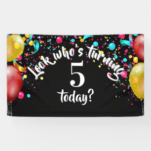 Regardez qui tourne la bannière d'anniversaire - P