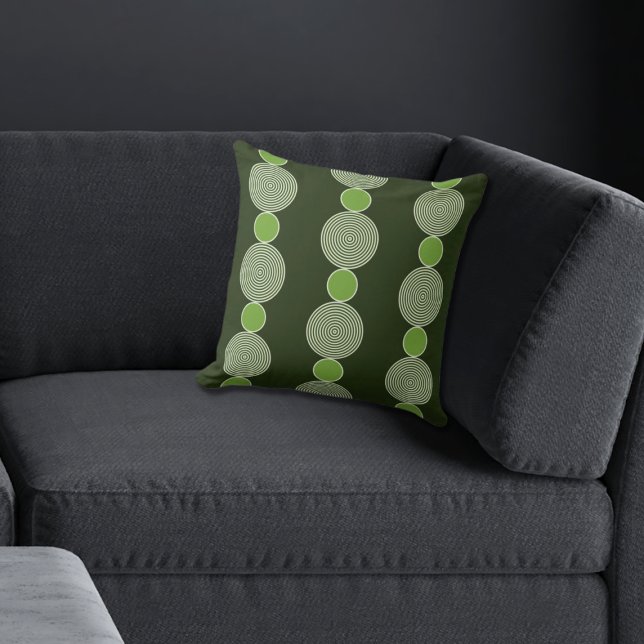 Regelmatig groen lijnpatroon kussen (Green Pillow on Anthracite Couch)