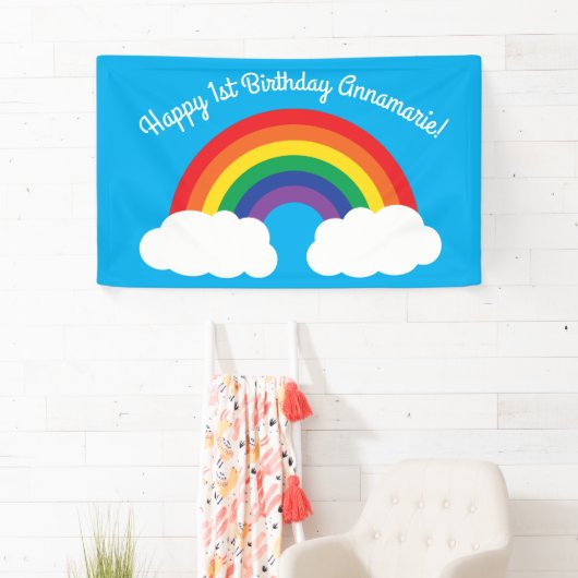 Regenboog en wolken verhelpen 1e verjaardag spandoek (Insitu)