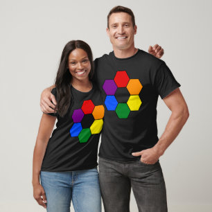Regenboog geometrische ruit op zwart t-shirt