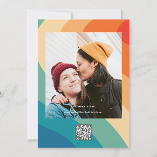 Regenboog Groovy Kleurrijke Wavy Boho Bruiloft QR  Kaart (Achterkant)