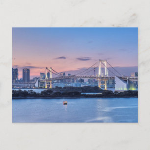 Regenboogbrug in de schemering briefkaart
