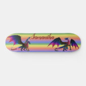 Regenboogdraak Gepersonaliseerde Naam Skateboard (Horizontaal)