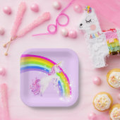 Regenboogeenhoorn springt paarse lucht papieren bordje (Feest)
