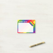 Regenboogkleuren met vlag en aangepaste tekst post-it® notes (Op bureau)