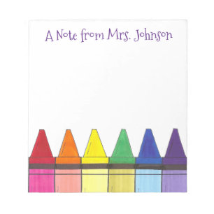 Regenboogkrayons een notitie van kunstleraar artie notitieblok