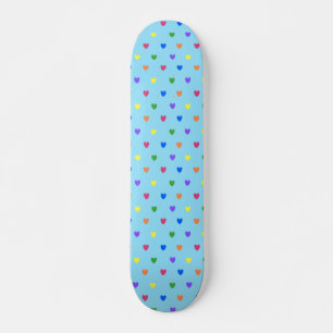 Regenboogpolka harten op babyblauw skateboard