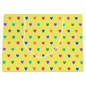 Regenboogpolka harten op geel groot cadeauzakje (Voorkant)