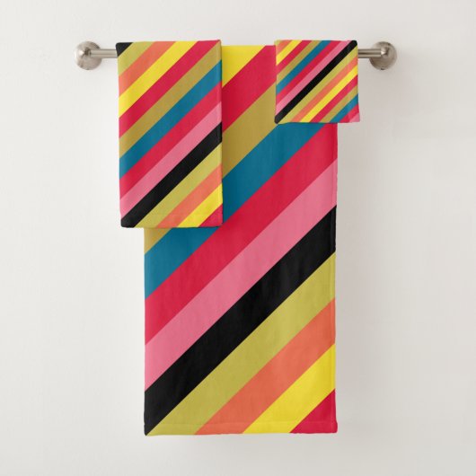 Regenboogwatervalstrips Bad Handdoek (Insitu)