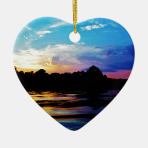 Regenboogzonsonderstel op bergmeer keramisch ornament