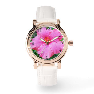 "Regendroppetalen: Roze Hibiscus in Zachte Regenbu Horloge