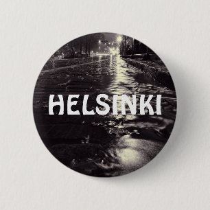 Regenwater dat over de straten van Helsinki stroom Ronde Button 5,7 Cm