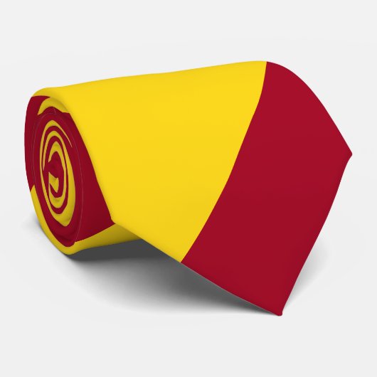 Regimentale aantekening (kardinaal) en goud stropdas (Opgerold)