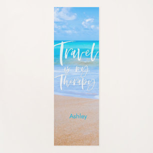 REIZEN IS MIJN THERAPIE White Quote Naam Strand Yogamat