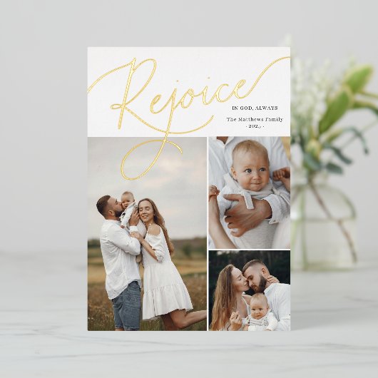 Rejoice Script Photo Collage Foil Carte de Noël (Debout devant)