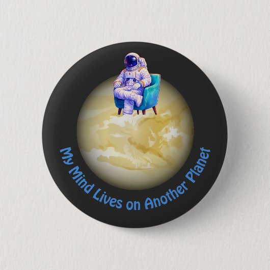 Relaxed Astronaut Sitting on Planet Ronde Button 5,7 Cm (Voorkant)