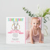 Remerciements Une certaine fille de fête d'anniversaire de carte (Debout devant)