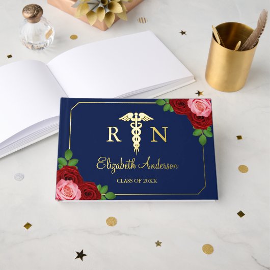 Remise de diplômes d'infirmière (Recto ouvert)