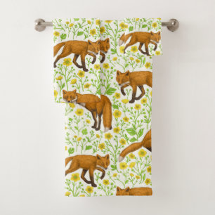 Renards et papillons sur le blanc naturel