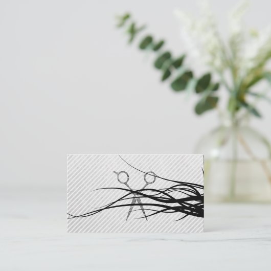 Rendez-vous avec des ciseaux à cheveux (Debout devant)