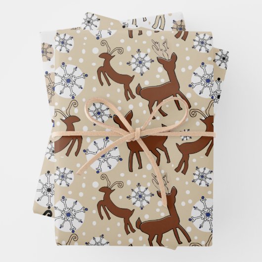 rendieren op blauw en bruin inpakpapier vel (In situ)