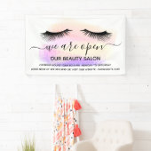 Reopenend schoonheidssalon licht wit zweeft pastel spandoek (Insitu)