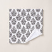 Repeating black floral pattern towel (Gant de toilette)