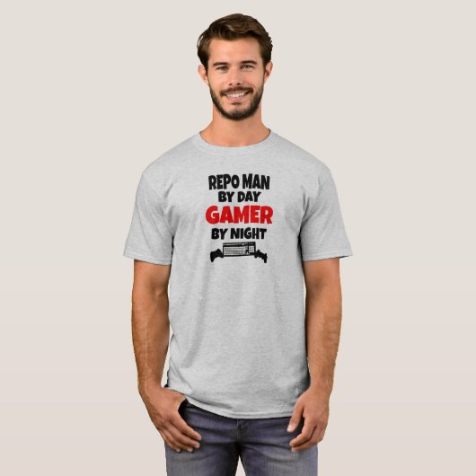 Repo Man speelt graag videogames T-shirt (Voorkant volledig)