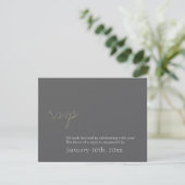 Réponse RSVP simple et chic gris charbon pour mari (Debout devant)