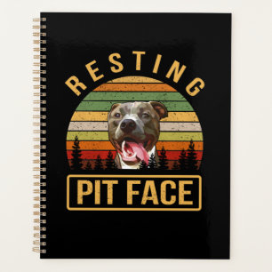 Repose de la face Pitbull