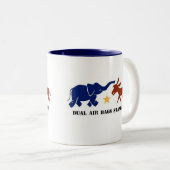 RÉPUBLICAIN STANDARD DE TASSE DE CAFÉ DE DOUBLES (Devant droit)