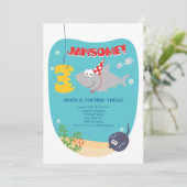 Requin Bite Invitation de troisième anniversaire (Debout devant)