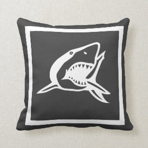 requin blanc sur coussin gris charcole